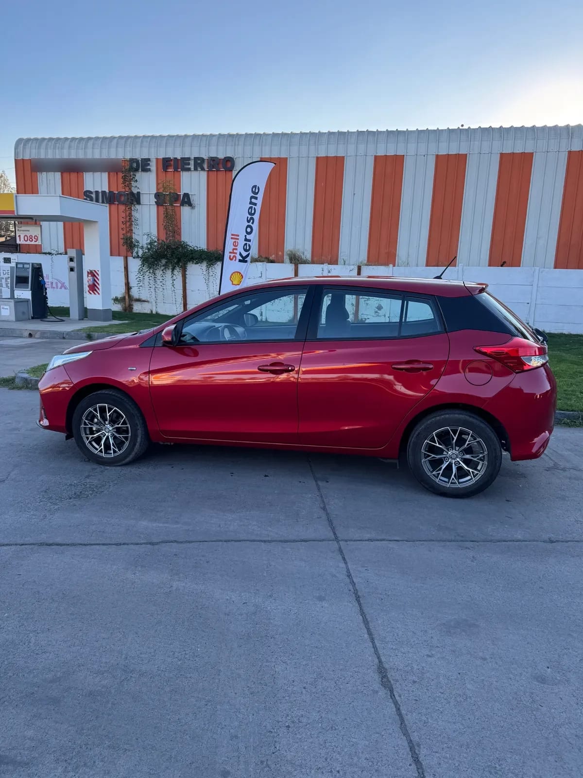 TOYOTA YARIS 1.5 Sedan Xli C Mt año 2022