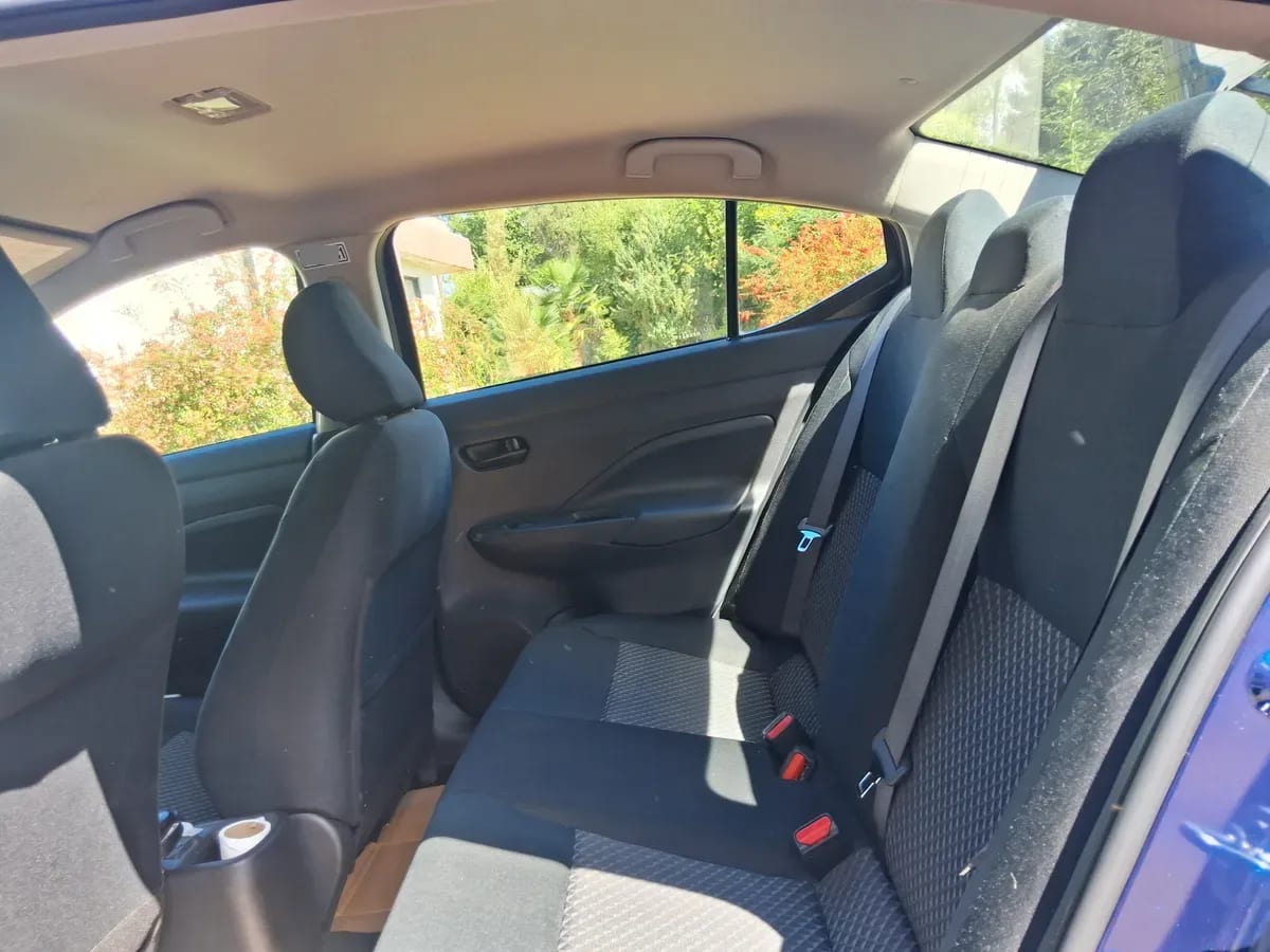 NISSAN VERSA 1.6 Sr Nfc At año 2025