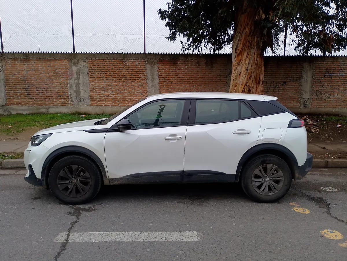 PEUGEOT 2008 1.2 Active Pack Puretech 130 Mt año 2024