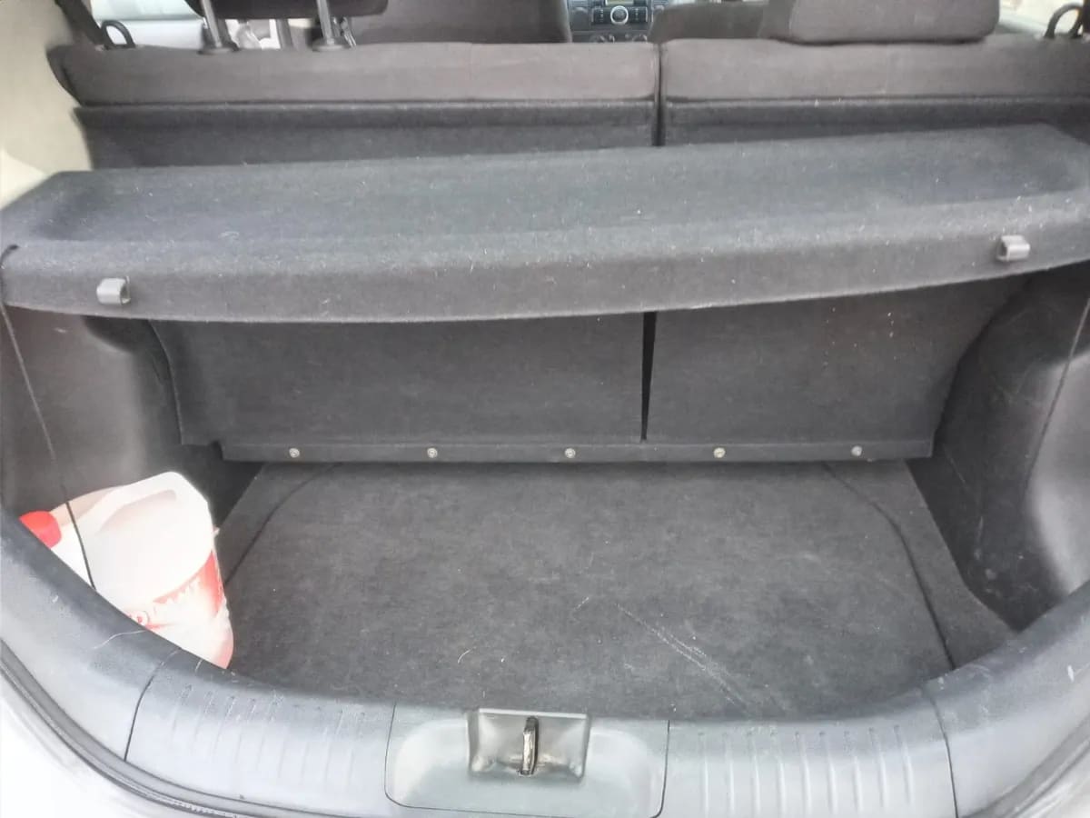 NISSAN TIIDA 1.6 Hatchback Le Ac Mt 4x2 año 2007