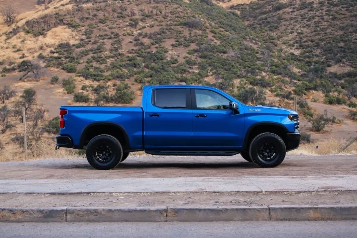 CHEVROLET SILVERADO 5.3 Cc Lt Tb At 4x4 año 2023