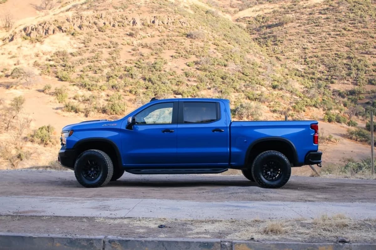 CHEVROLET SILVERADO 5.3 Cc Lt Tb At 4x4 año 2023