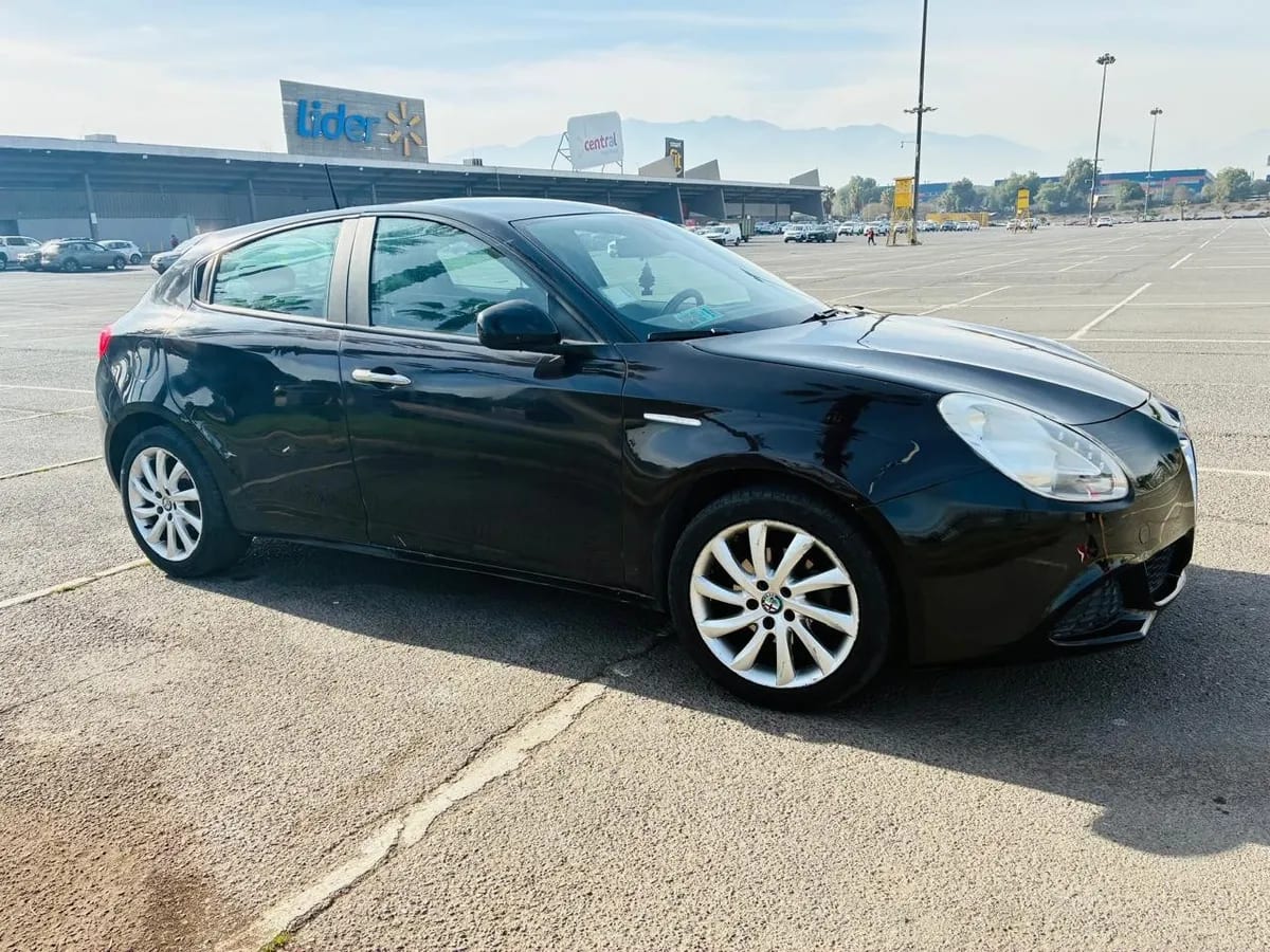 ALFA ROMEO GIULIETTA 1.4 Tct Tb Distinctive At año 2016