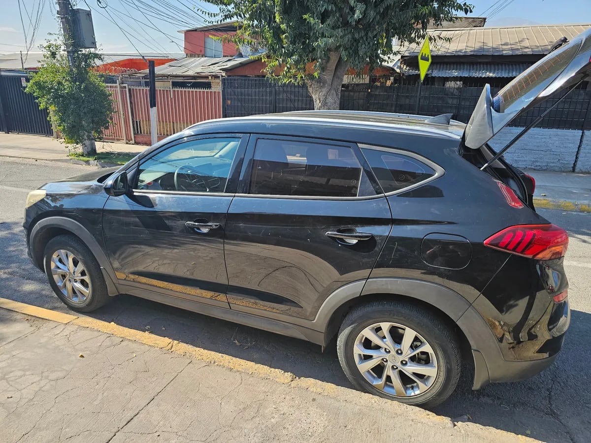HYUNDAI TUCSON 2.0 Gl 4x2 Mt año 2018