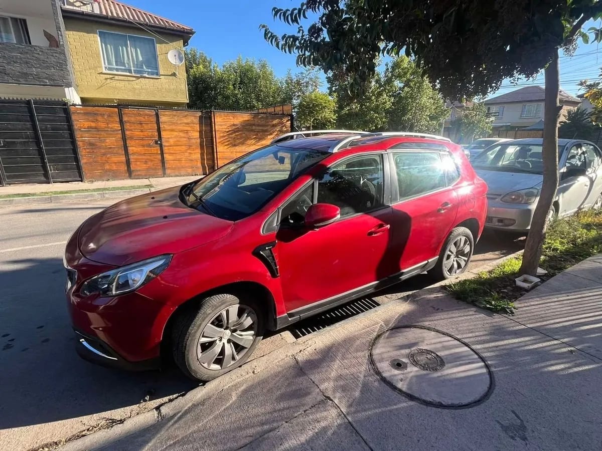 Peugeot 2008 1.6 Atactive Pack Bluehdi 100hp E6 Mt Diesel año 2018