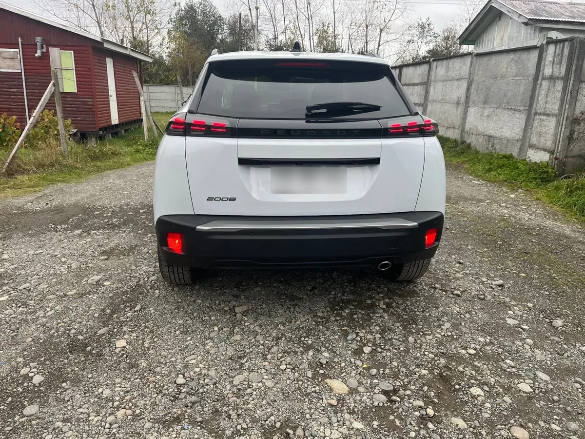 PEUGEOT 2008 1.5 Allure Pack Bluehdi 130 At Diesel año 2025