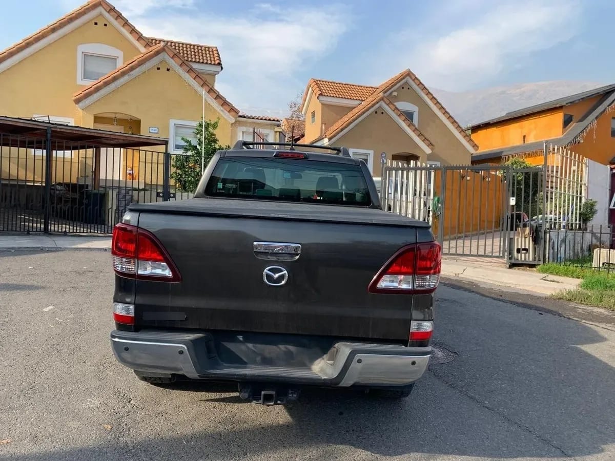 MAZDA BT-50 2.2 Doble Cabina Sdx Mt 4x2 Diesel año 2019