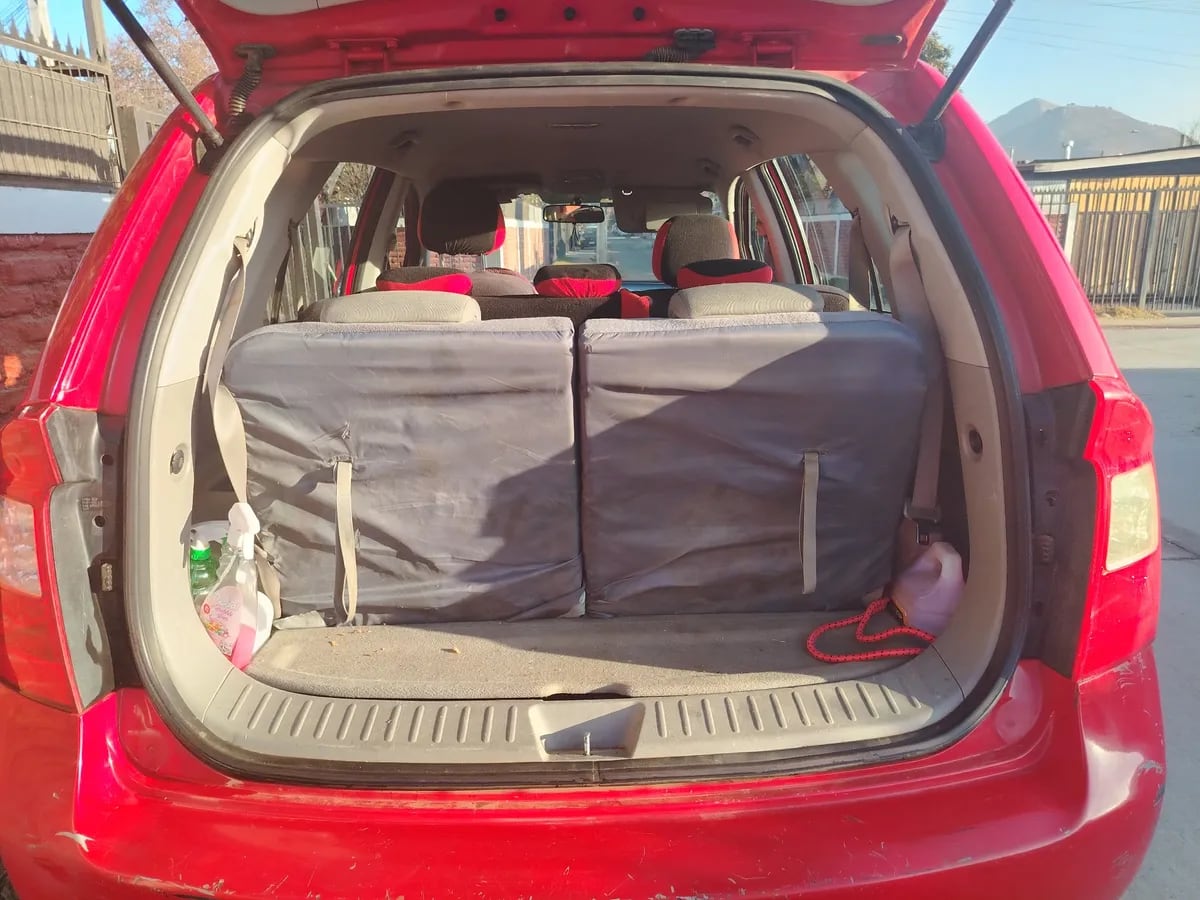 KIA MOTORS CARENS 2.0 Gsl Lx Ac Dab Mt año 2013