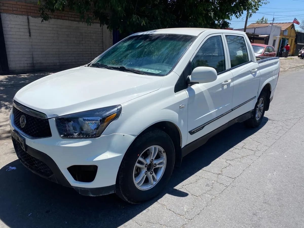 SSANGYONG ACTYON SPORTS 2.0 Dsl Mt 4x2 Ac Abs 2ab año 2016