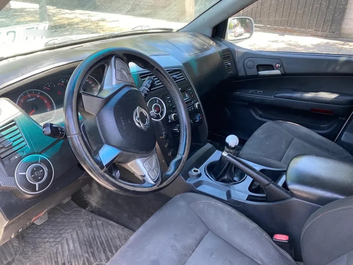 SSANGYONG ACTYON SPORTS 2.0 Dsl Mt 4x2 Ac Abs 2ab año 2016