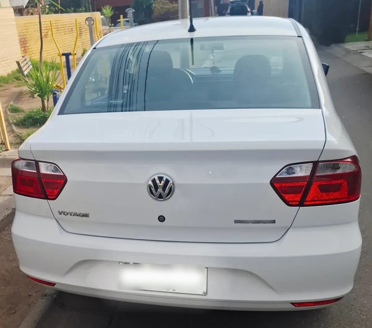 VOLKSWAGEN VOYAGE 1.6 Highline Mt año 2022