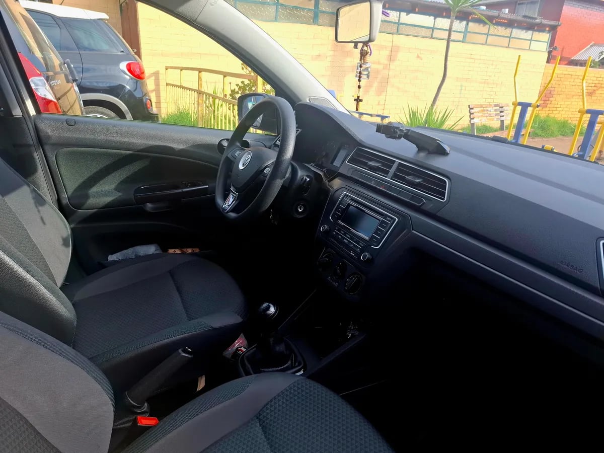 VOLKSWAGEN VOYAGE 1.6 Highline Mt año 2022