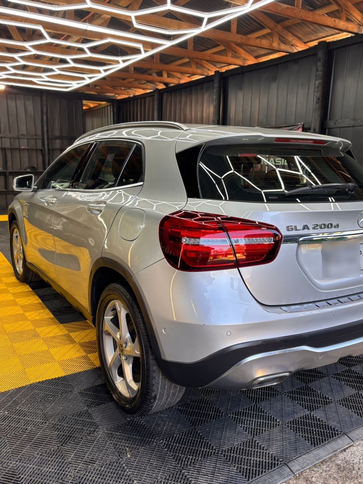 MERCEDES BENZ GLA200 1.6 At año 2018
