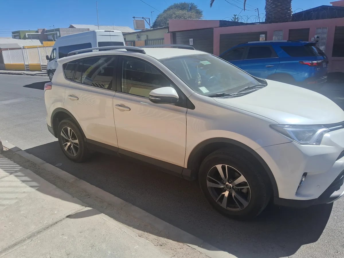 TOYOTA RAV4 2.5 Limited 4x2 At 7ab 732pu3 año 2017