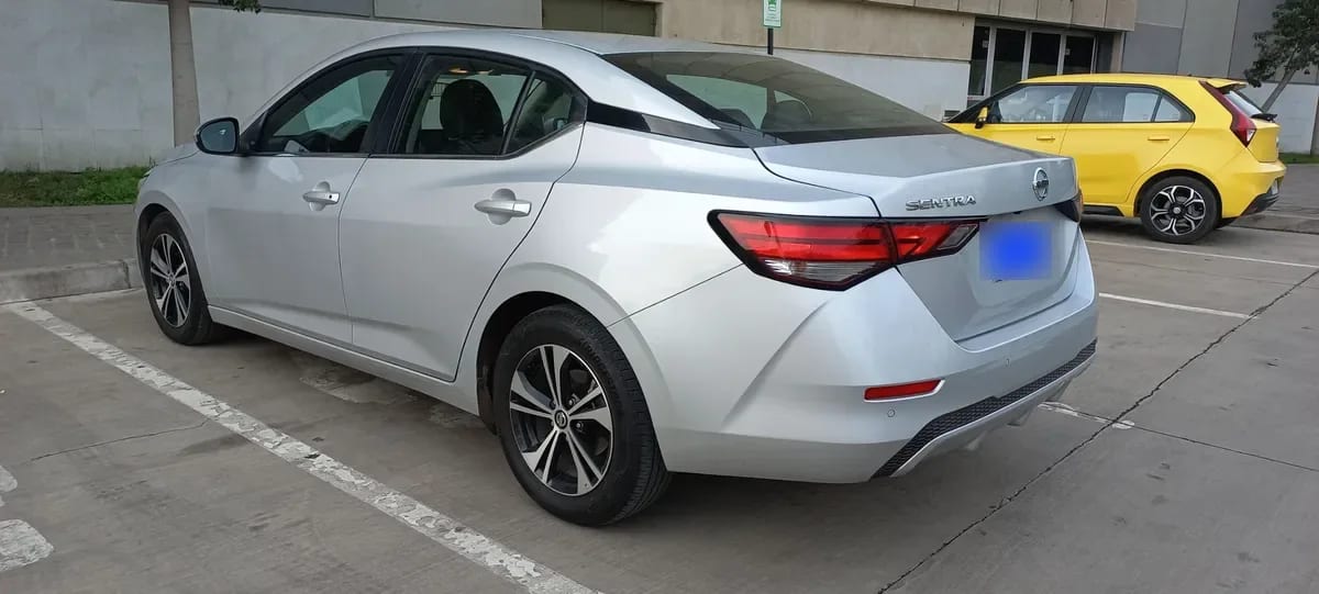 NISSAN SENTRA 2.0 Sense Mt año 2021