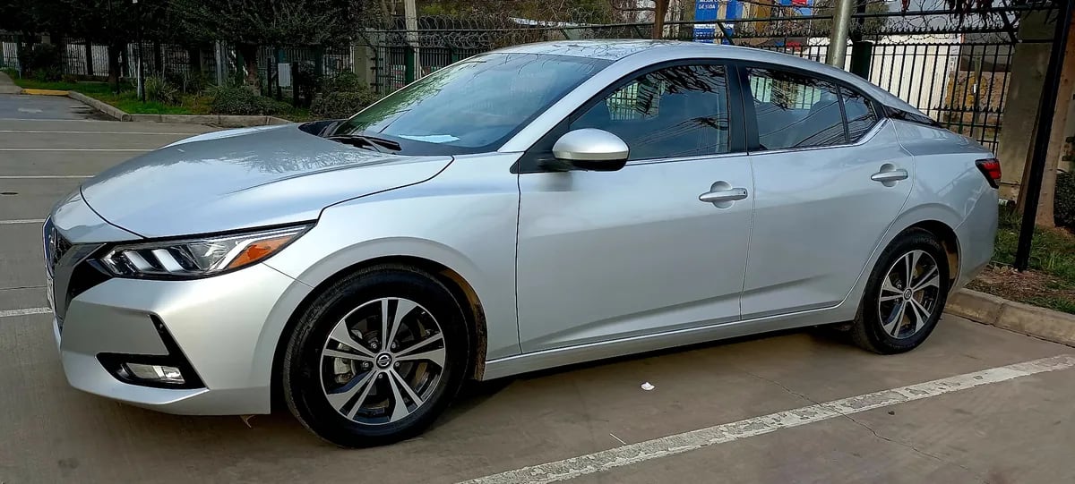 NISSAN SENTRA 2.0 Sense Mt año 2021