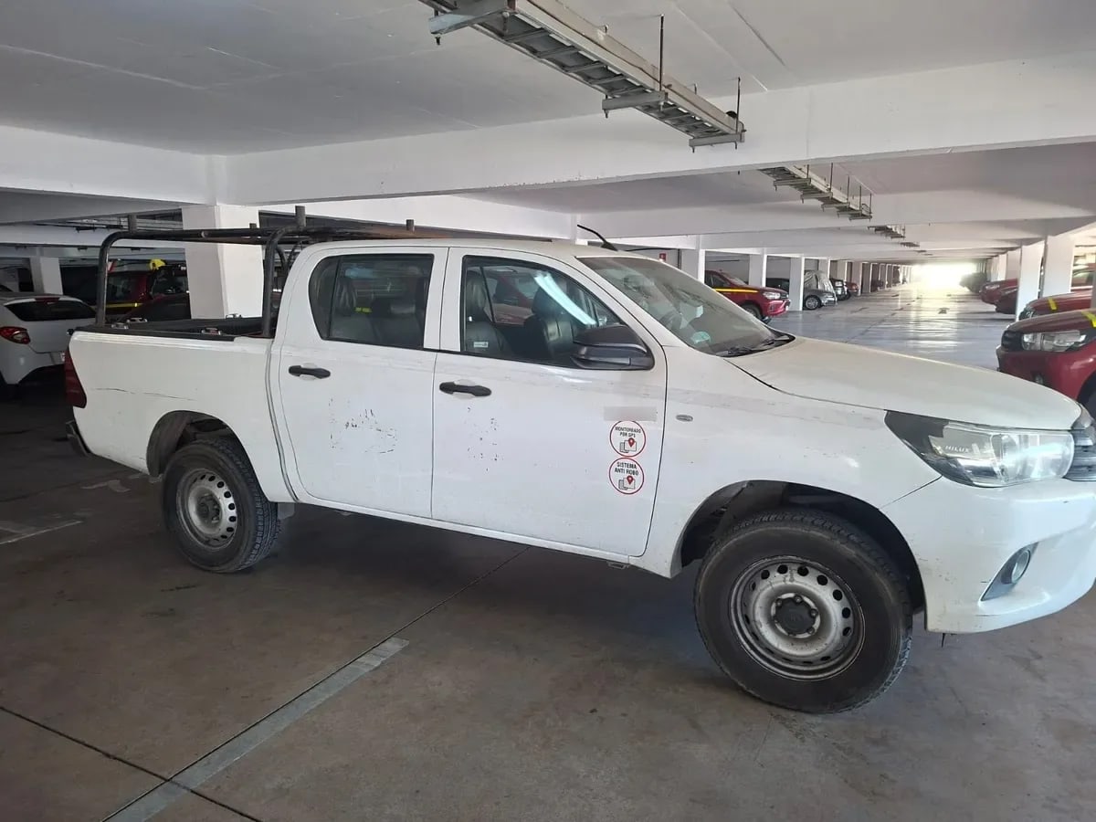TOYOTA HILUX 2.4 New Hilux Fgq00 Dx / Fhq10 Dx Mt Diesel año 2018