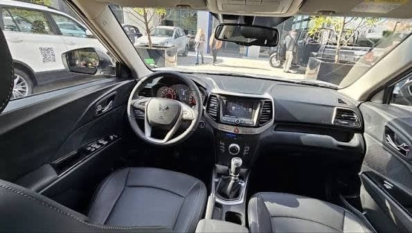 MAHINDRA KUV100 1.2 Elite Mt año 2022