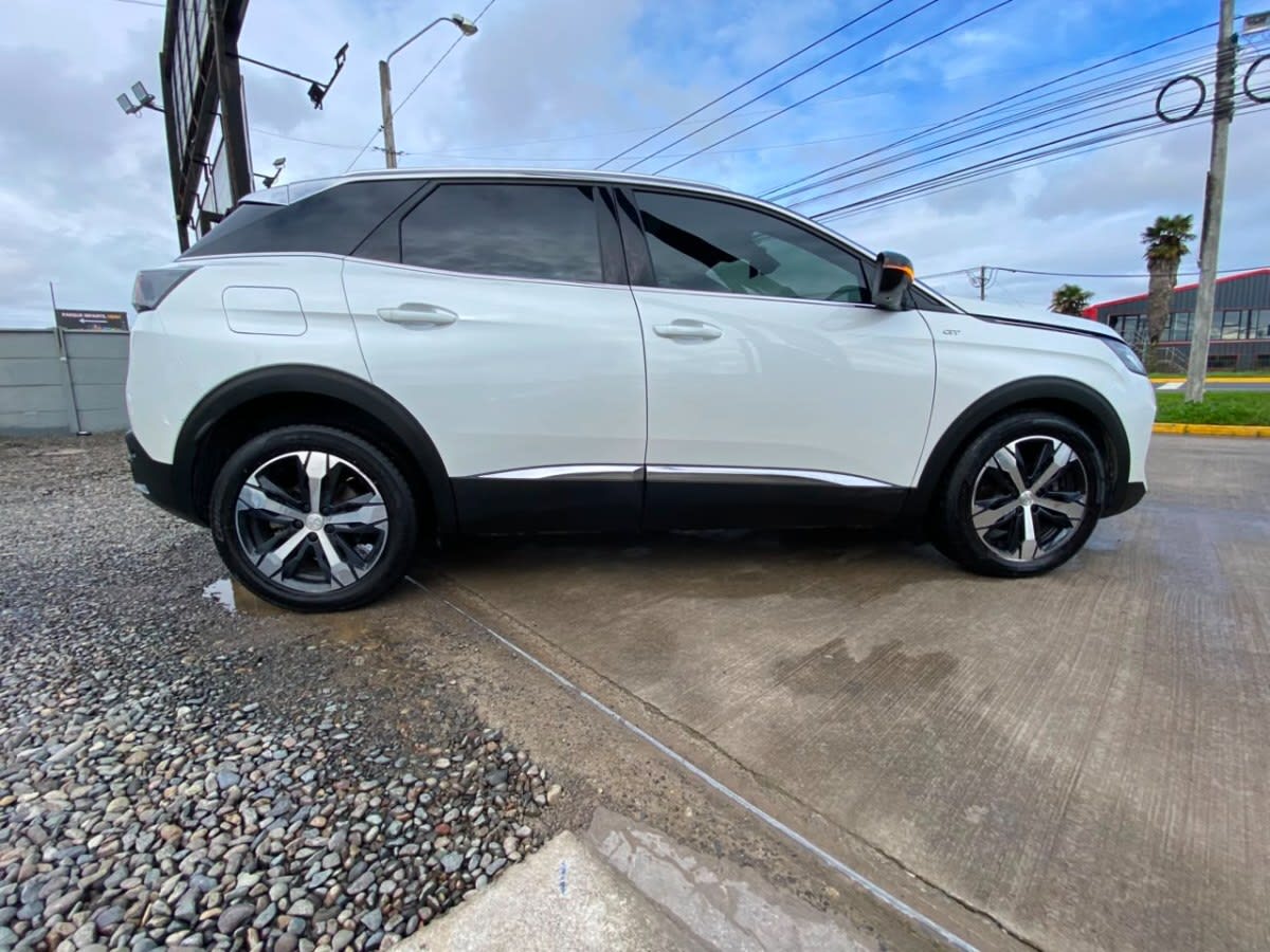 Peugeot 3008 Puretech 180 Eat8 1.6 año 2023