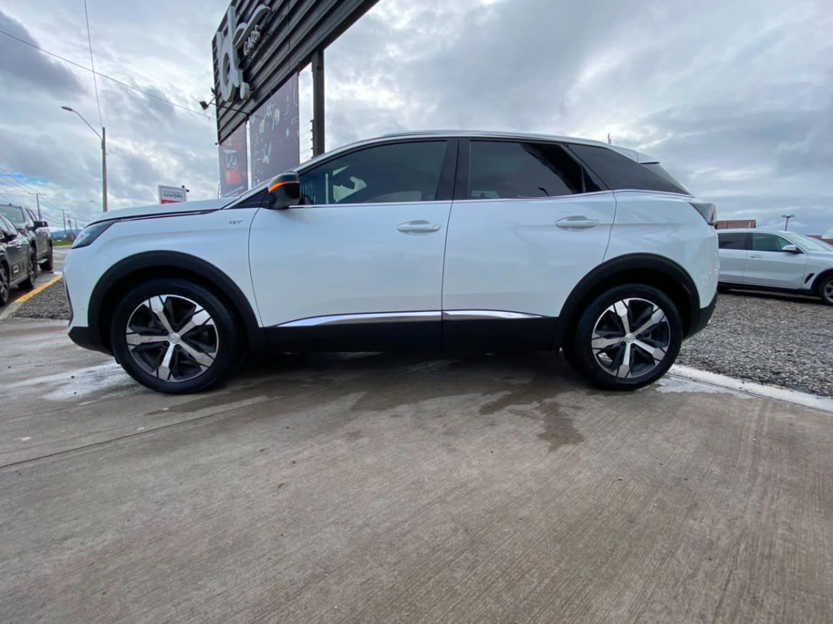 Peugeot 3008 Puretech 180 Eat8 1.6 año 2023