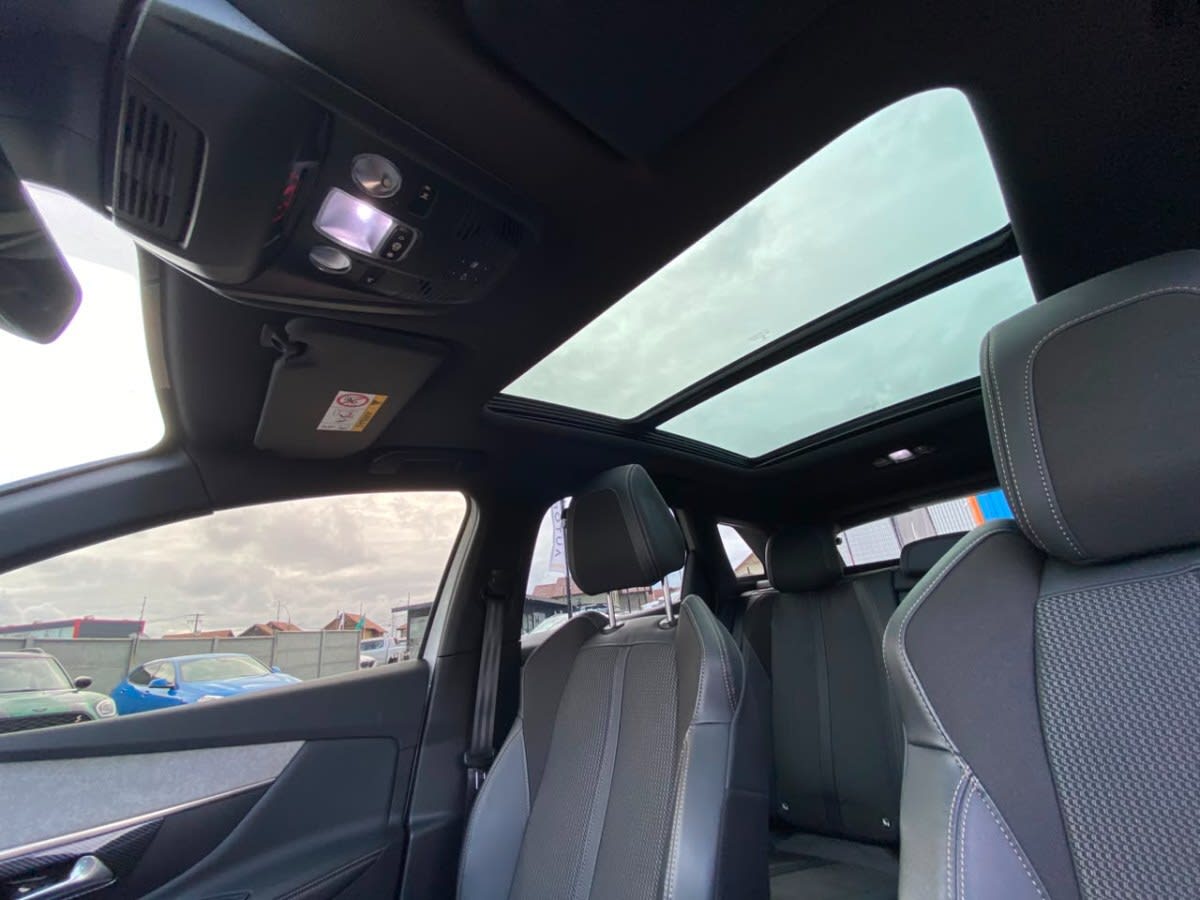 Peugeot 3008 Puretech 180 Eat8 1.6 año 2023