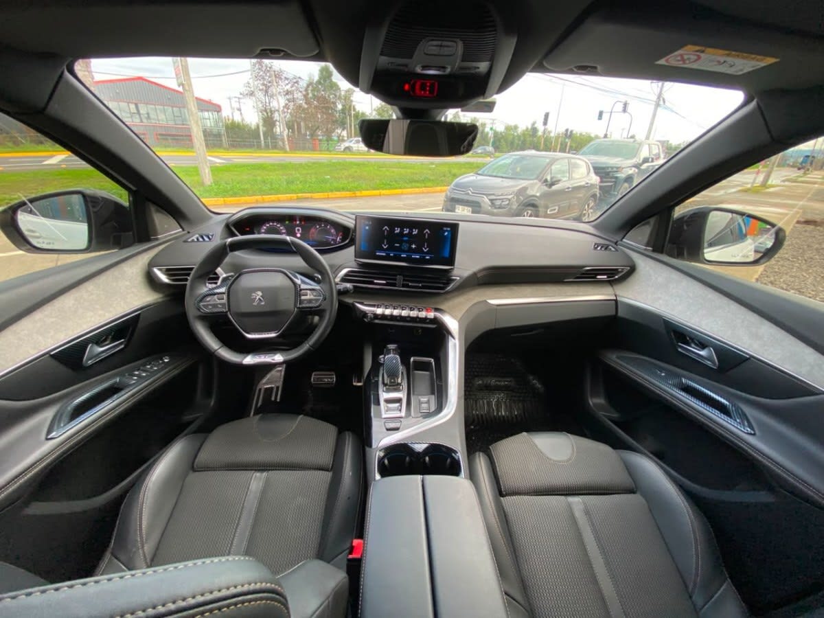 Peugeot 3008 Puretech 180 Eat8 1.6 año 2023