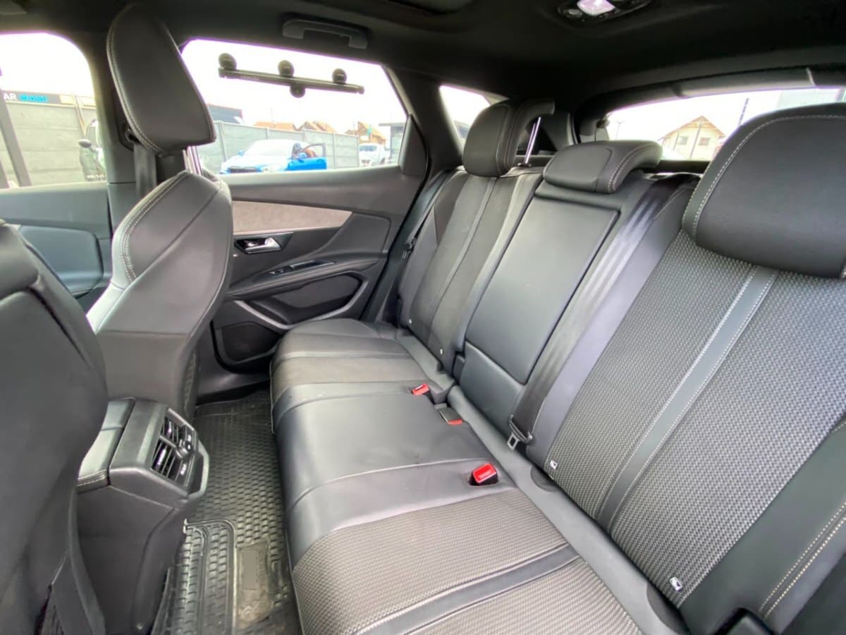 Peugeot 3008 Puretech 180 Eat8 1.6 año 2023