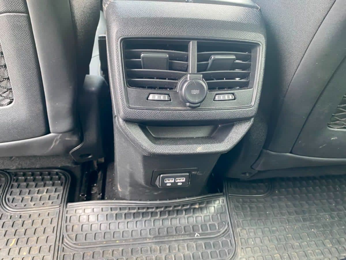 Peugeot 3008 Puretech 180 Eat8 1.6 año 2023