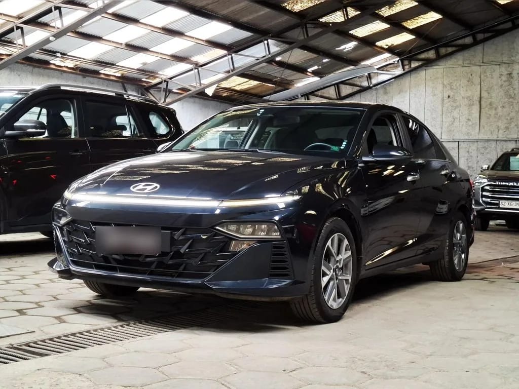 Hyundai Accent 1.5 Design 4x2 Mt 4p año 2024