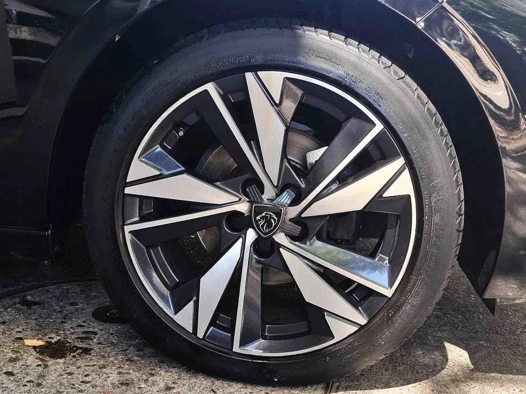Peugeot 308 Allure año 2024