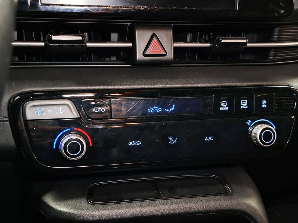 Hyundai Accent 1.5 Design 4x2 Mt 4p año 2024