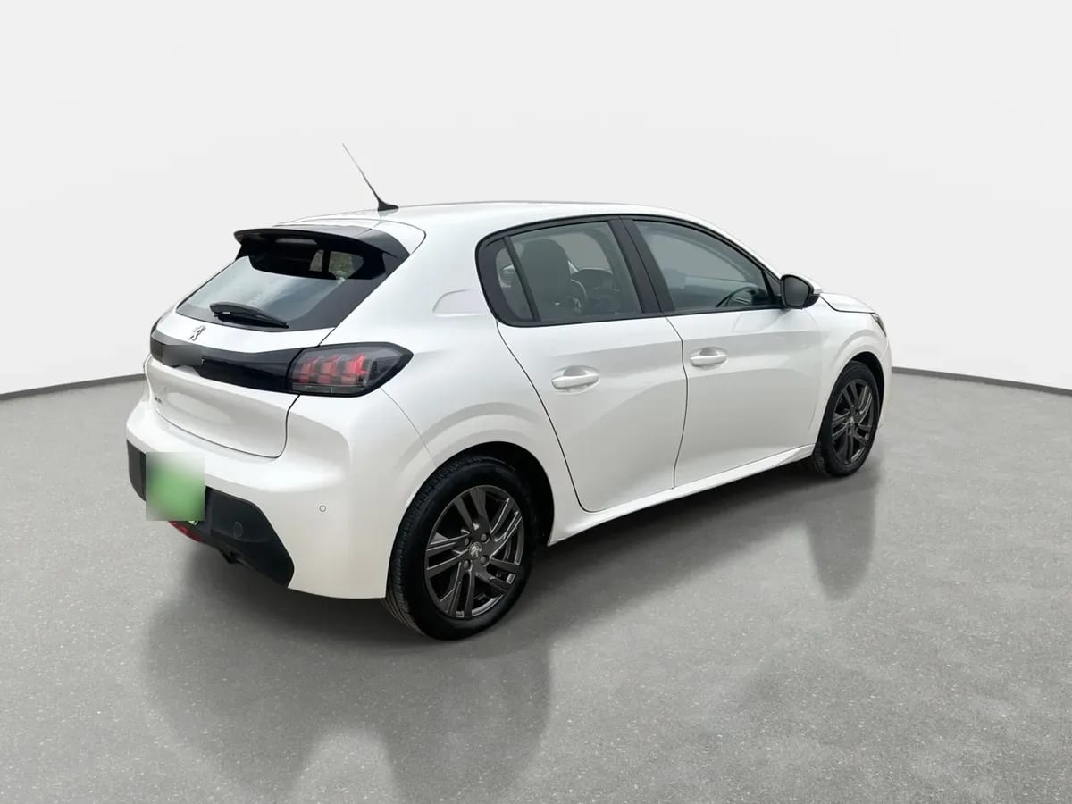 Peugeot 208 1.2 Puretech Active Pack 4x2 75 Mt 5p año 2022