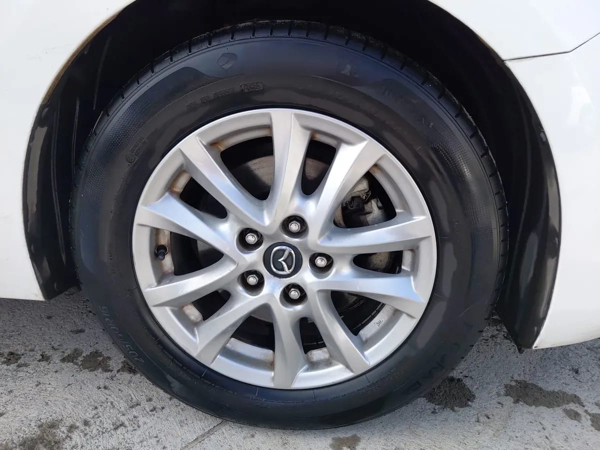 Mazda 3 2.0 V Sport 4x2 Hb 6mt 5p año 2018