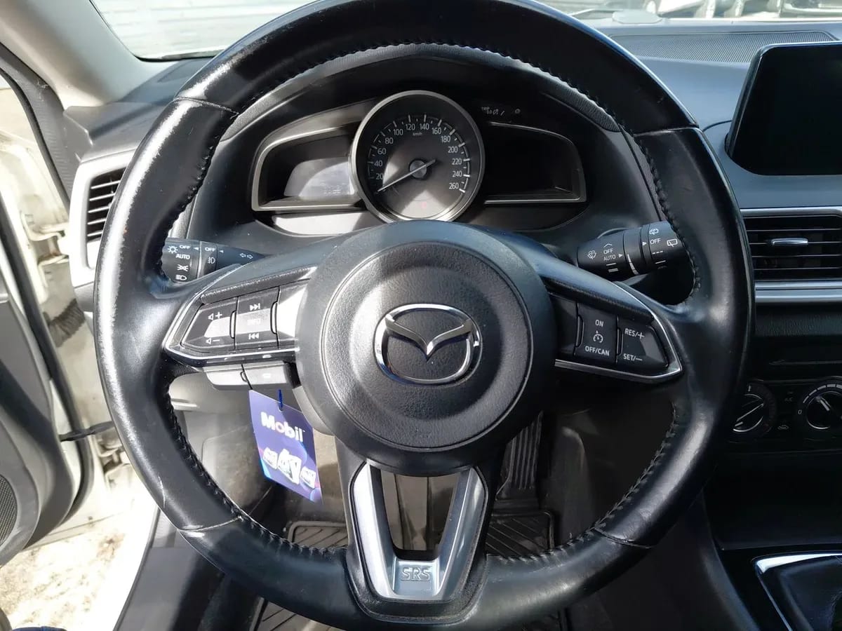 Mazda 3 2.0 V Sport 4x2 Hb 6mt 5p año 2018