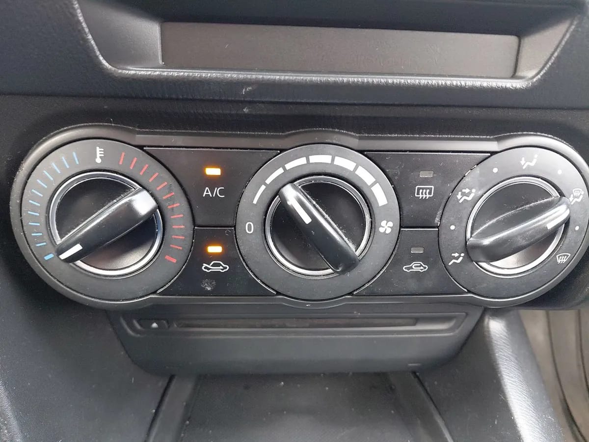 Mazda 3 2.0 V Sport 4x2 Hb 6mt 5p año 2018