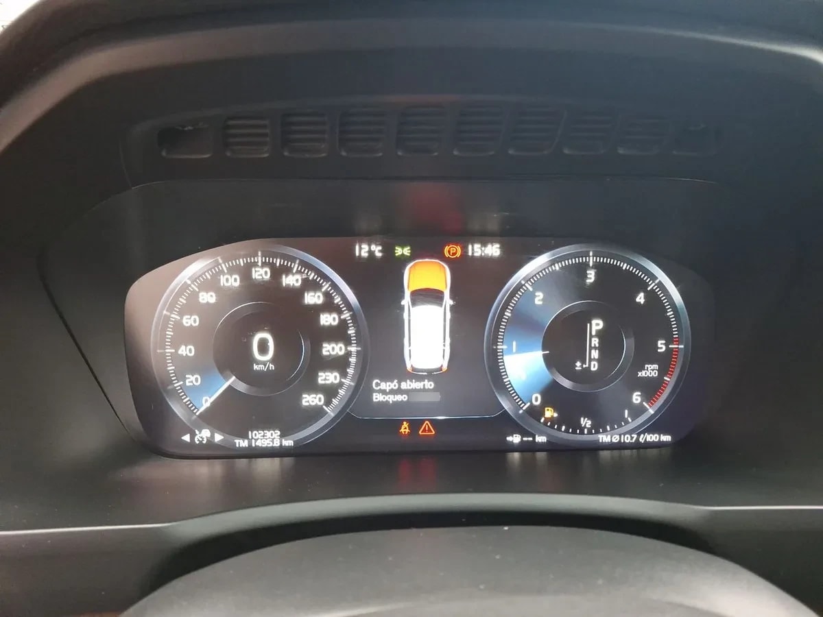 Volvo Xc90 2.0 D5 Diesel Inscription At 5p año 2019