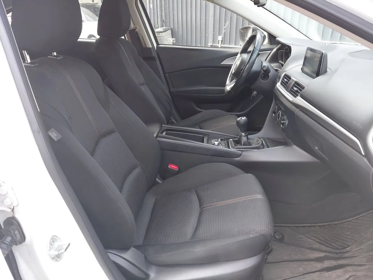 Mazda 3 2.0 V Sport 4x2 Hb 6mt 5p año 2018