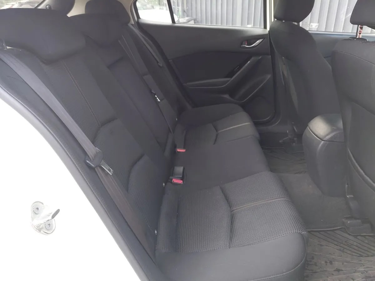 Mazda 3 2.0 V Sport 4x2 Hb 6mt 5p año 2018