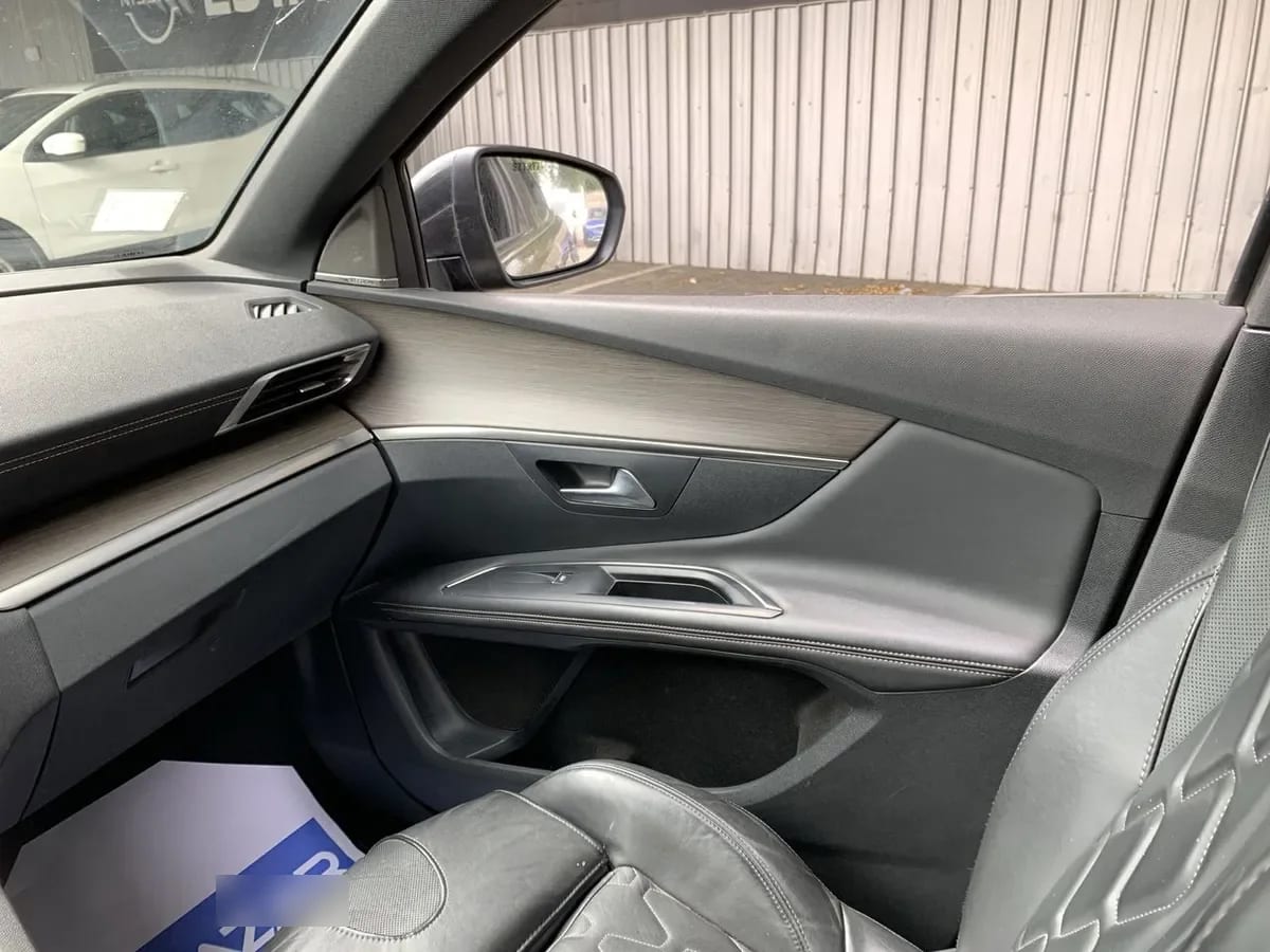 Peugeot 3008 1.6 Gt Hybrid4 300 4x4 Eat8 5p año 2024