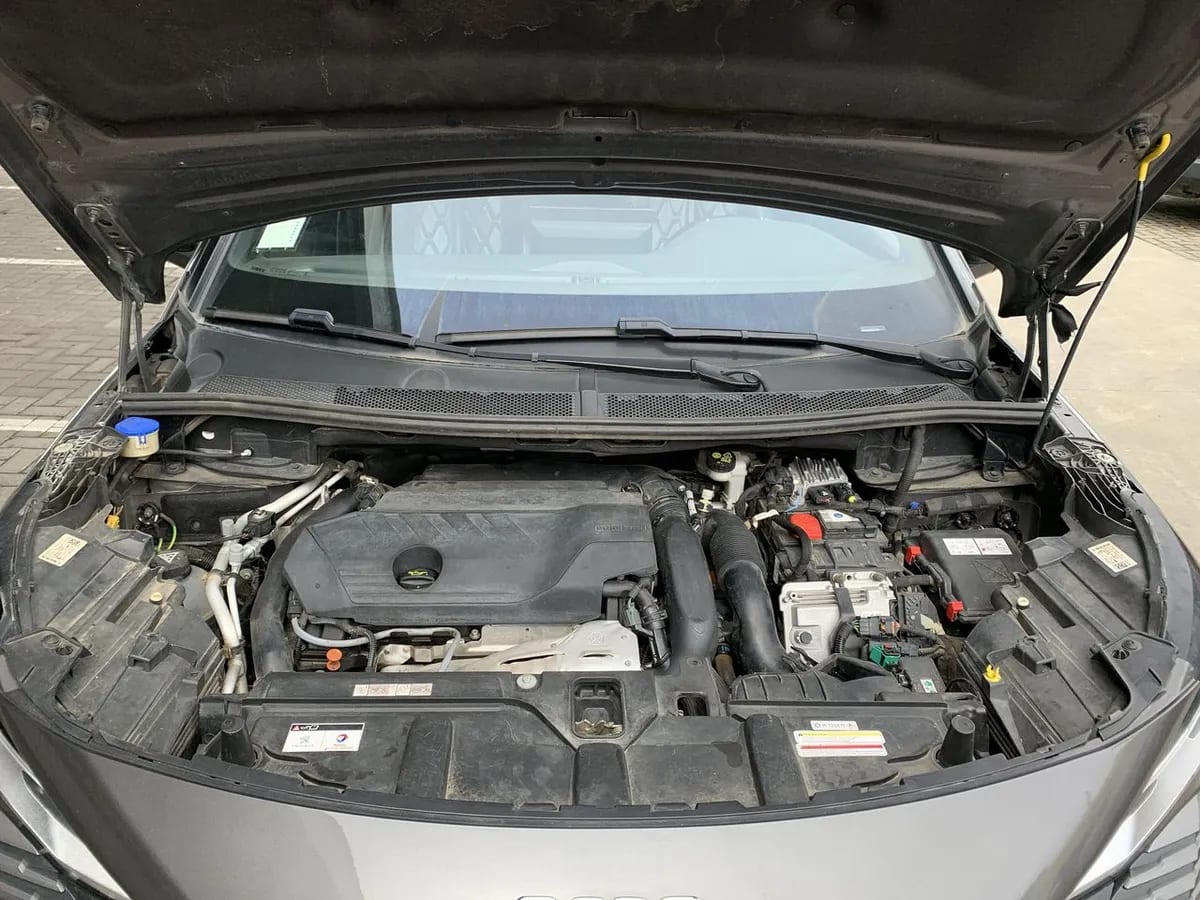 Peugeot 3008 1.6 Gt Hybrid4 300 4x4 Eat8 5p año 2024