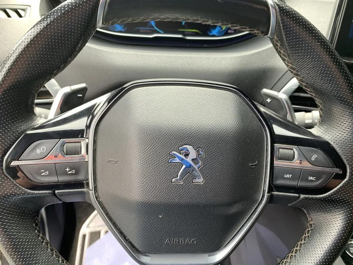 Peugeot 3008 1.6 Gt Hybrid4 300 4x4 Eat8 5p año 2024