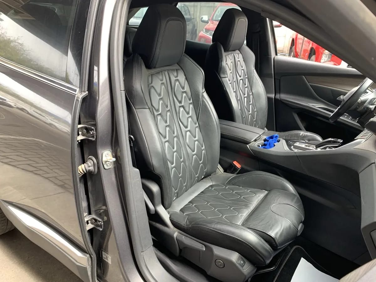 Peugeot 3008 1.6 Gt Hybrid4 300 4x4 Eat8 5p año 2024