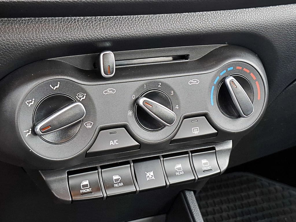 Kia Soluto Mt año 2026