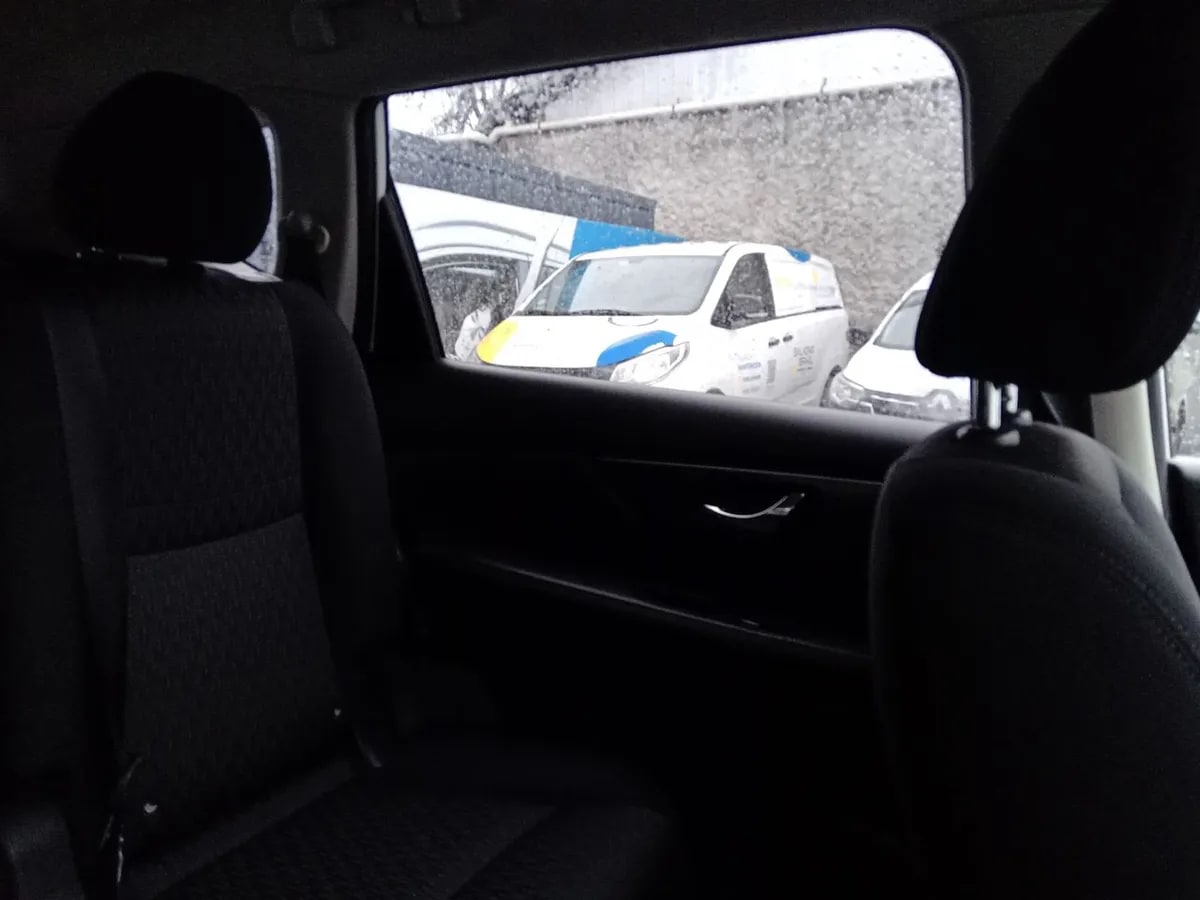 Nissan X-Trail 2.5 Sense 4x2 3row Cvt At 5p año 2023