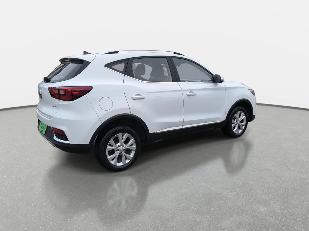 MG Mg Zs 1.5 Std 4x2 Mt 5p año 2023