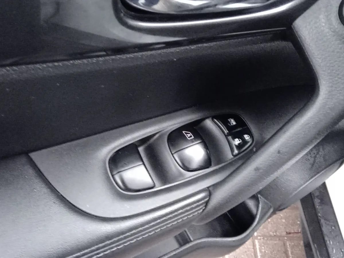 Nissan X-Trail 2.5 Sense 4x2 3row Cvt At 5p año 2023