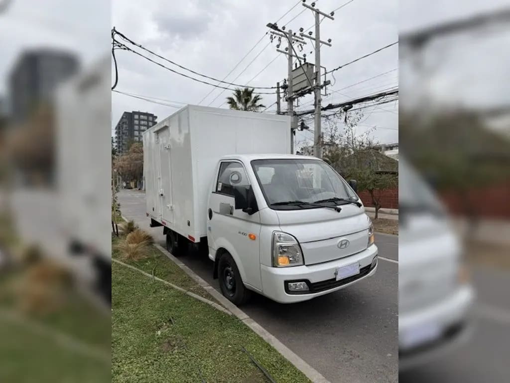 Hyundai Porter 2.5 Crdi Diesel Gls 4x2 Cs 2ab Ac 6mt 2p año 2026