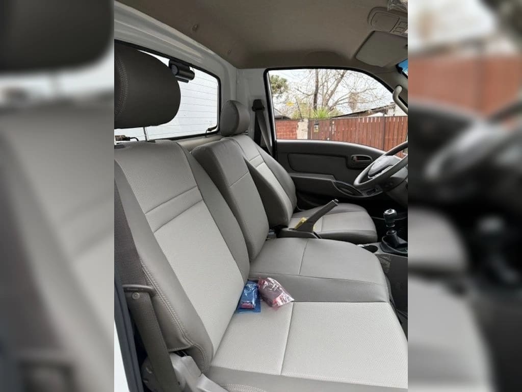 Hyundai Porter 2.5 Crdi Diesel Gls 4x2 Cs 2ab Ac 6mt 2p año 2026