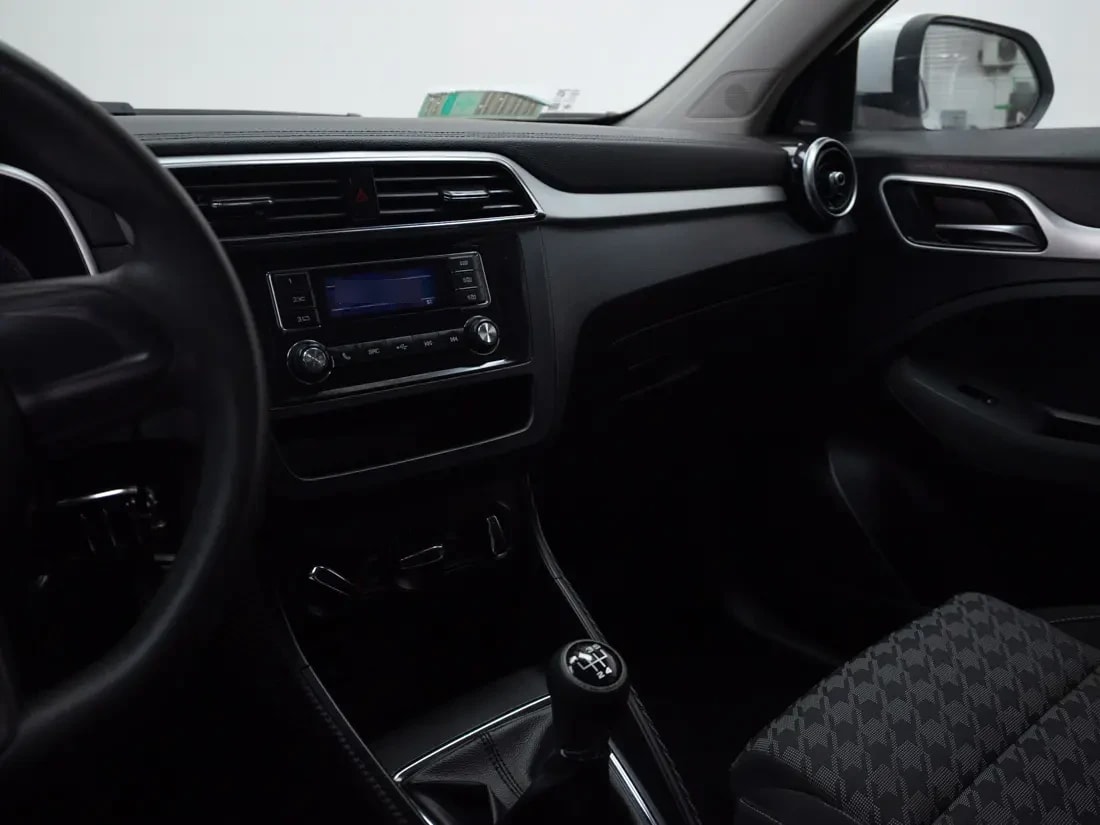MG Zs 1.5 Std Mt año 2022