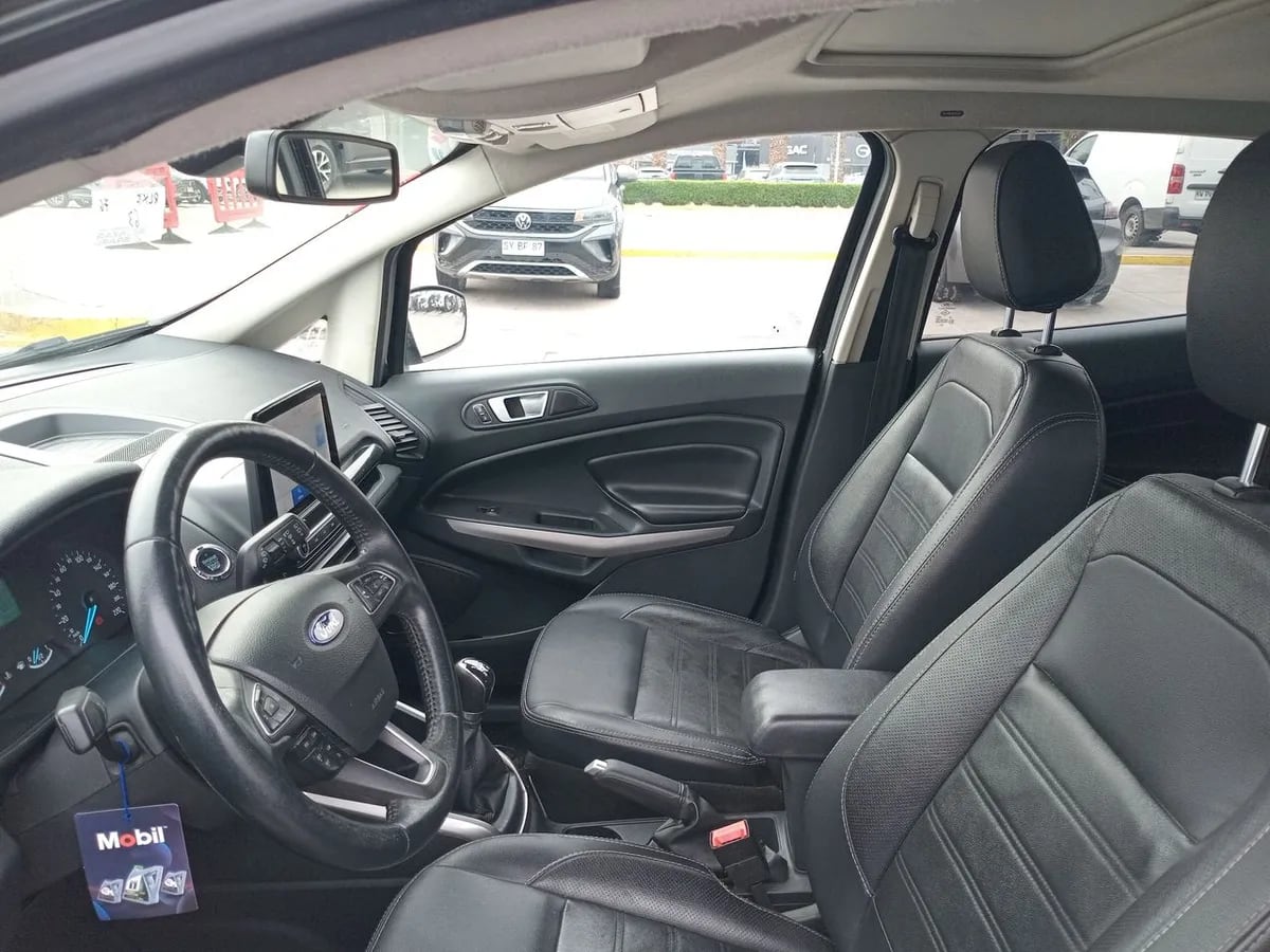 Ford Ecosport 1.5 Titanium 4x2 Mt 5p año 2022